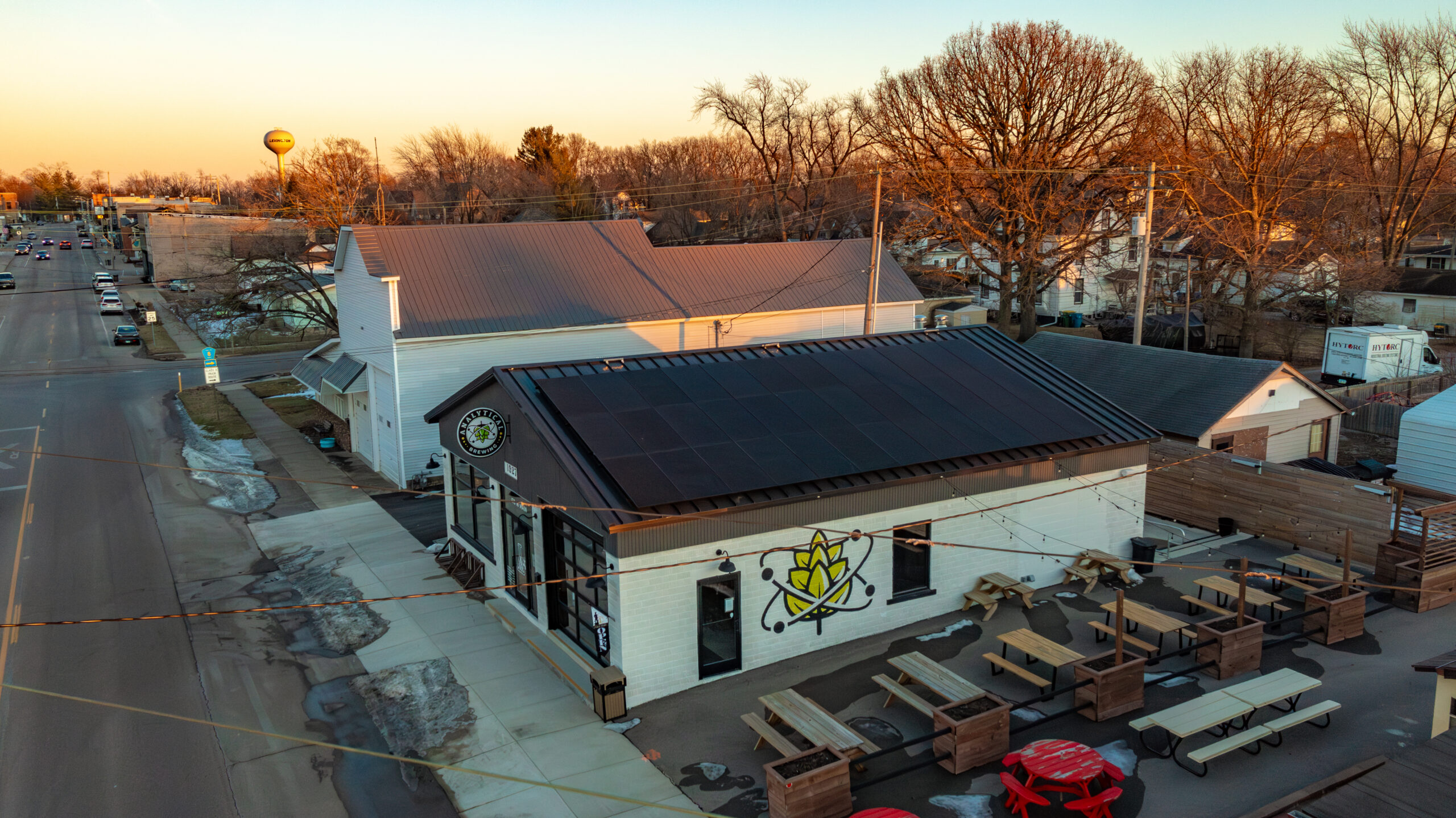 StraightUp Solar built a custom rooftop solar installation on top of Analytical Brewery