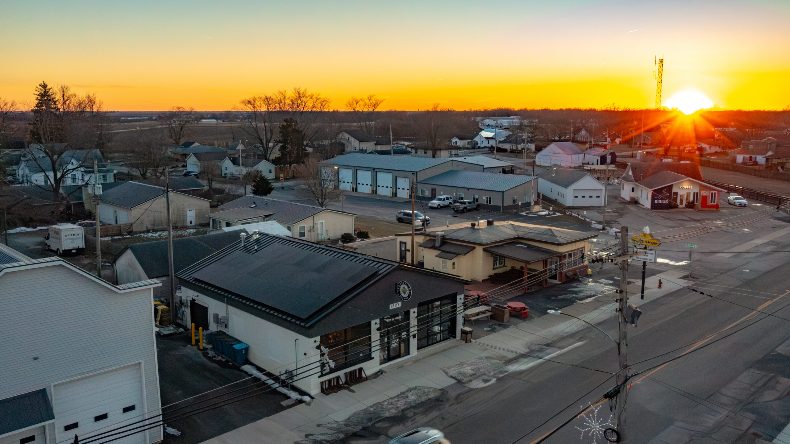 StraightUp Solar built a custom rooftop solar installation on top of Analytical Brewery