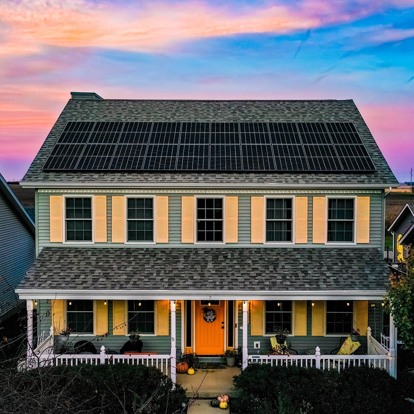 CaraMaurizi_Beauty_CIL_Resi_Suburban_Roof_GEM_Fall_2020_REC325_nomoon_lightroof_web1920