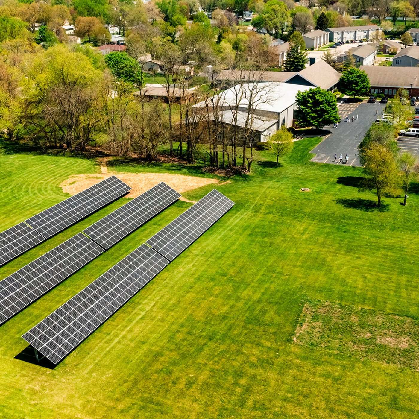 Ground mounted solar for small business in illinois | Grace Church solar installed by StraightUp Solar