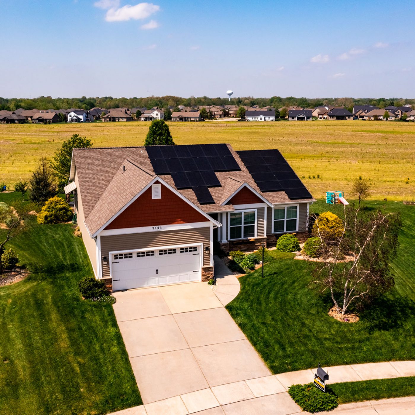 MikeHomann_Resi_Beauty_Roof_ME_DJI_0599_web1920